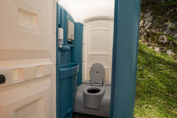 Portable Toilet Options We Offer in Seven Mile, AZ